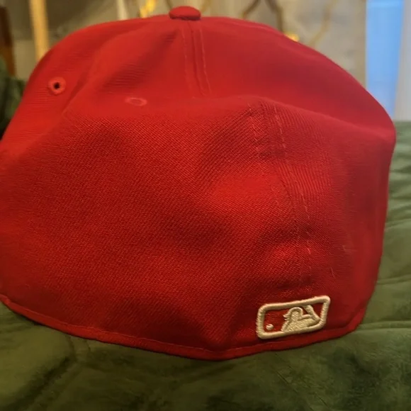 Boston Red Socks Hat - Picture 2 of 4